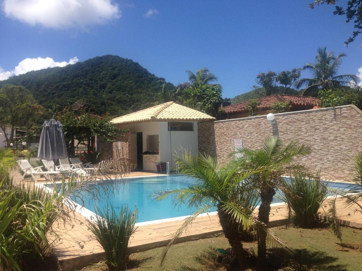 Casa de Férias Village Com 4 Aptos Pe Na Areia E Piscina *